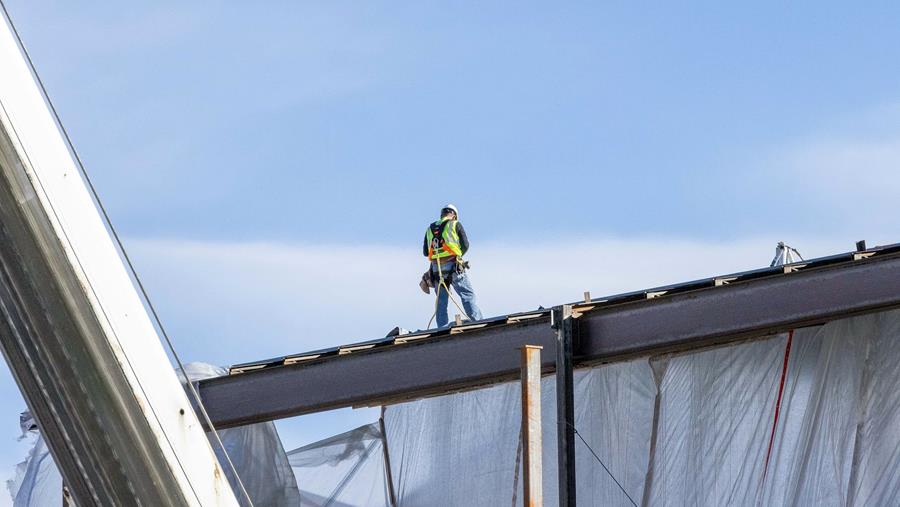 Veel dakdekkers en aannemers gemobiliseerd om stormschade te herstellen